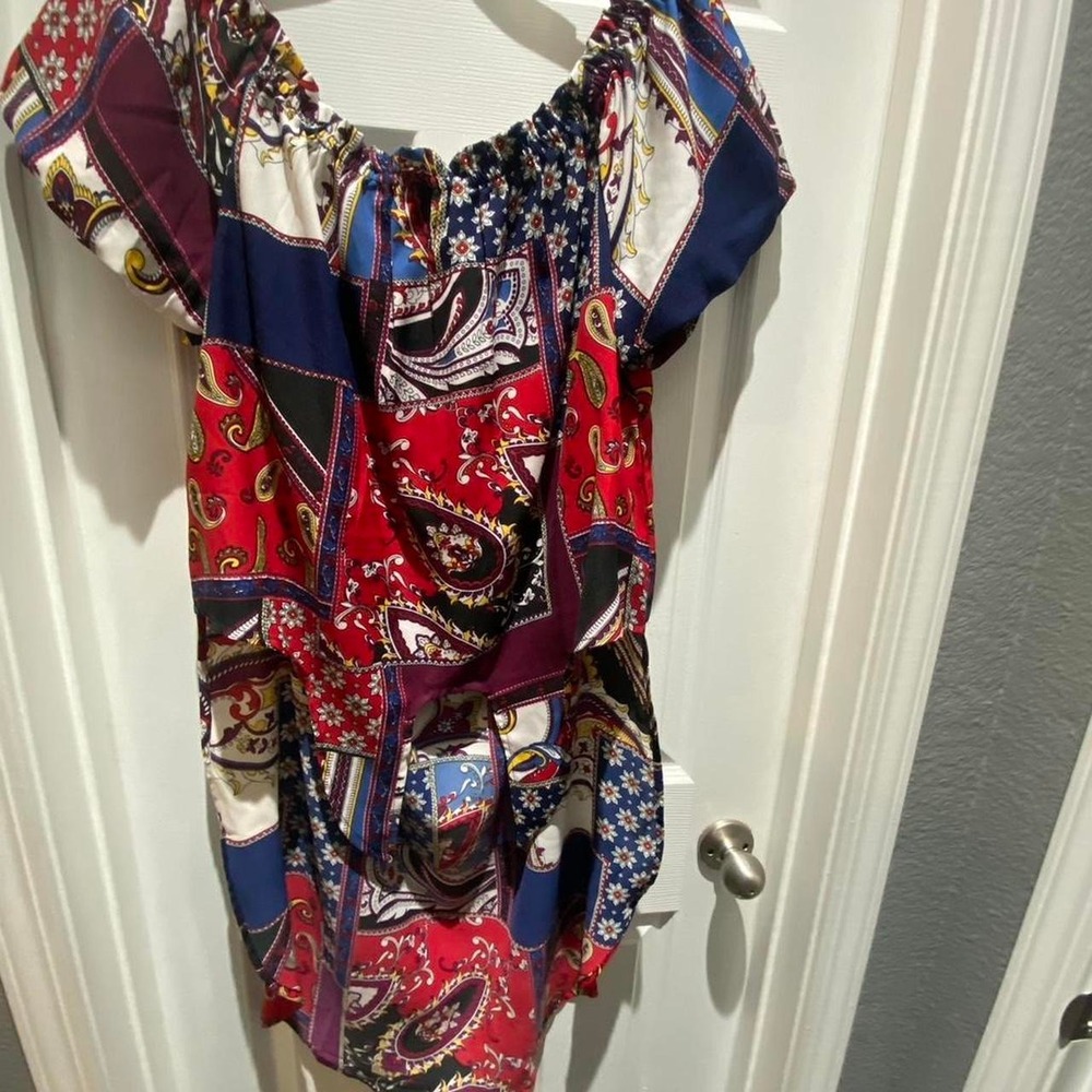 New York & Company Multicoloured paisley print blouse with ruffled sleeve Size L